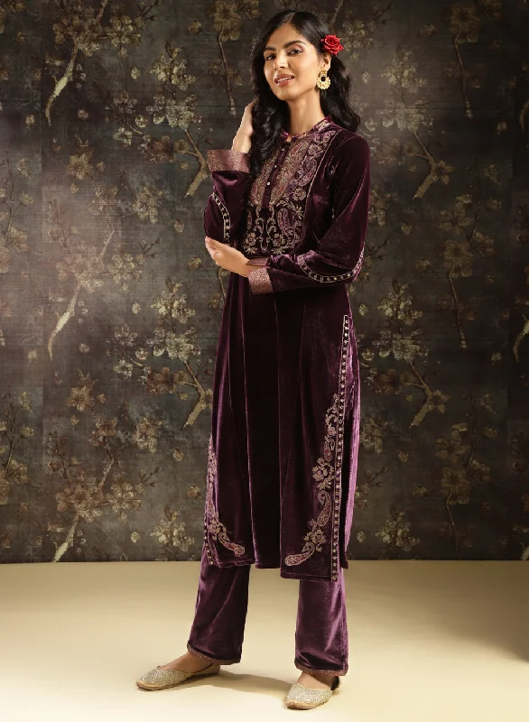 Purple Embroidered Velvet Kurta Set with Button Detailing