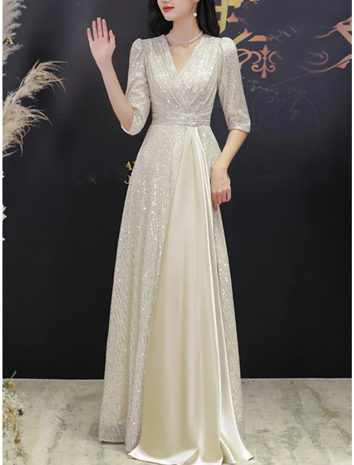 A-Line Mother of the Bride Dress Wedding Guest Sparkle & Shine Elegant Petite V Neck Sweep / Brush Train Sequined Half Sleeve with Pleats Crystal Brooch Fall